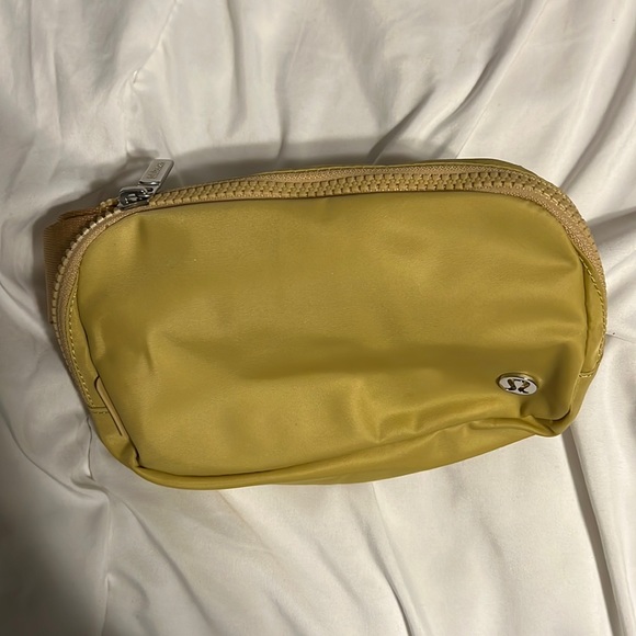 lululemon athletica Bags Lululemon Belt Bag Golden Sand Poshmark